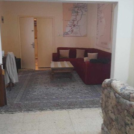 Auberge de jeunesse Student House à Madaba Extérieur photo