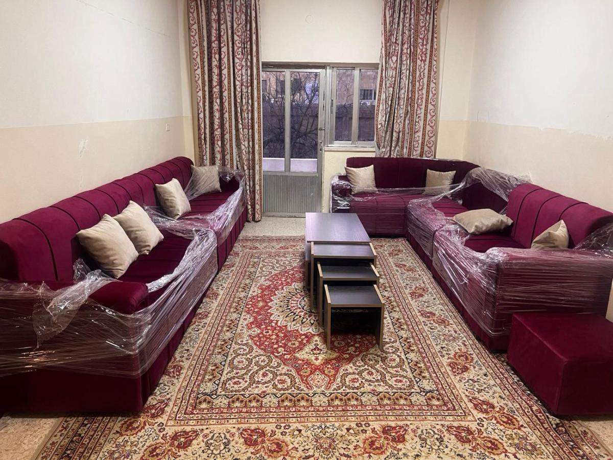 Auberge de jeunesse Student House à Madaba Extérieur photo