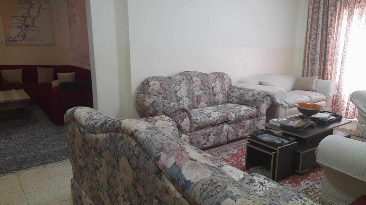 Auberge de jeunesse Student House à Madaba Extérieur photo